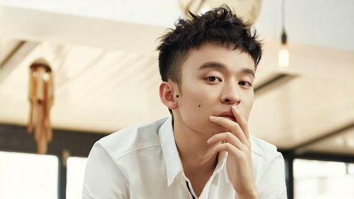 董子健个人资料 小说